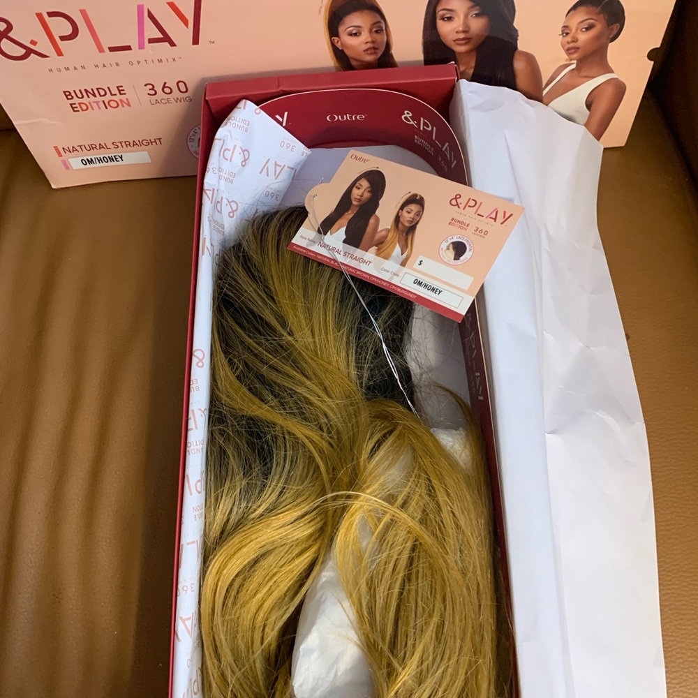 NWT Outre -& Play 360 lace wig